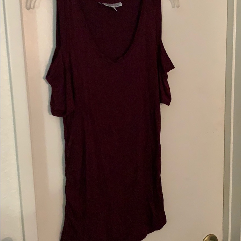 Jennifer Lopez plum cold shoulder top